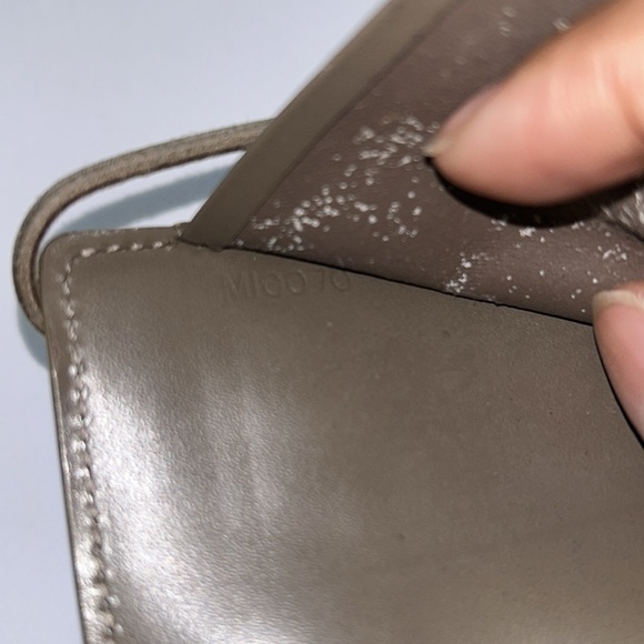 Louis Vuitton Epi Wallet EUC - Picture 8 of 9